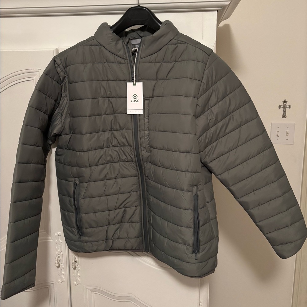 TASC Light Green Puffer Jacket Large (Fits like a Medium)
NWT